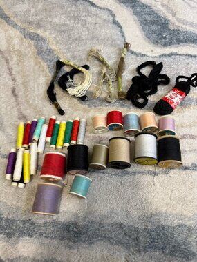 Lot of vintage sewing supplies assorted thread spools embroidery floss